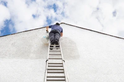 Peinture extérieure à Neuillé-le-Lierre — façades et ravalement